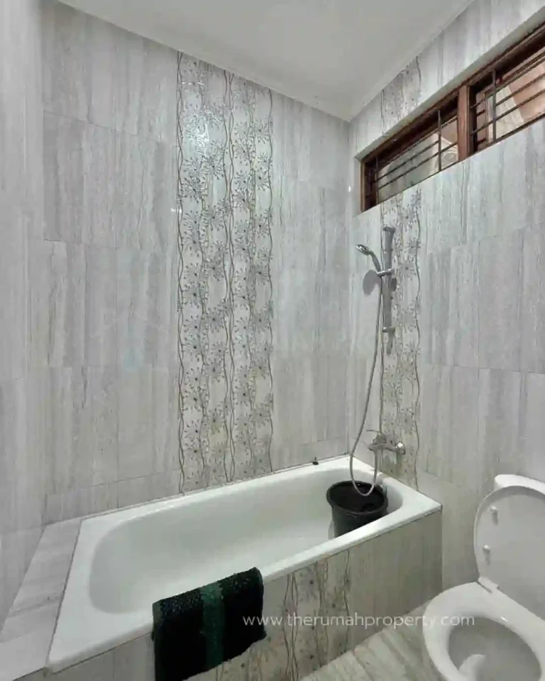Rumah Bagus Kebayoran Baru 2 Lantai Unit Rapi dan Siap Huni (11)