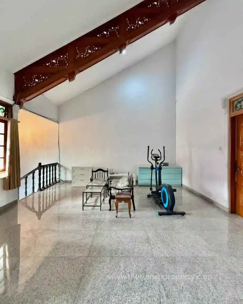 Rumah Bagus Kebayoran Baru 2 Lantai Unit Rapi dan Siap Huni (5)