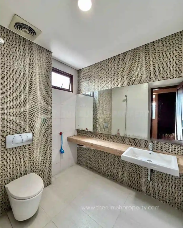 Rumah Cilandak Barat Private Pool, Private Lift dengan Halaman dan Parkir Luas (10)