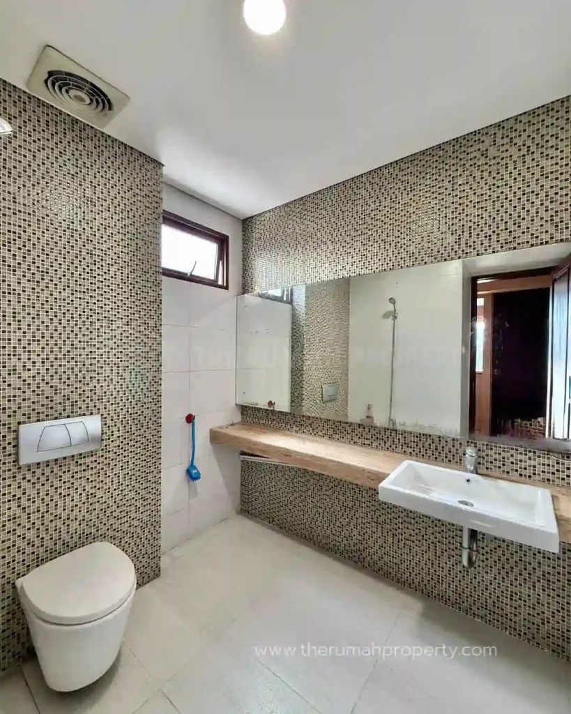 Rumah Cilandak Barat Private Pool, Private Lift dengan Halaman dan Parkir Luas (10)