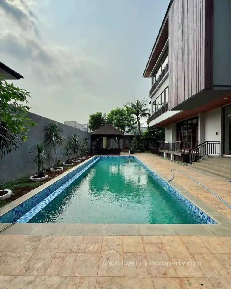 Rumah Cilandak Barat Private Pool, Private Lift dengan Halaman dan Parkir Luas (3)
