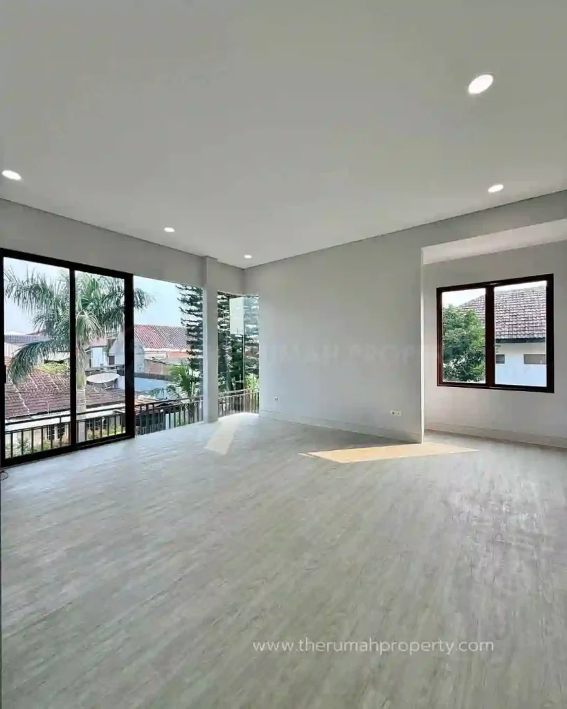 Rumah Cilandak Barat Private Pool, Private Lift dengan Halaman dan Parkir Luas (9)