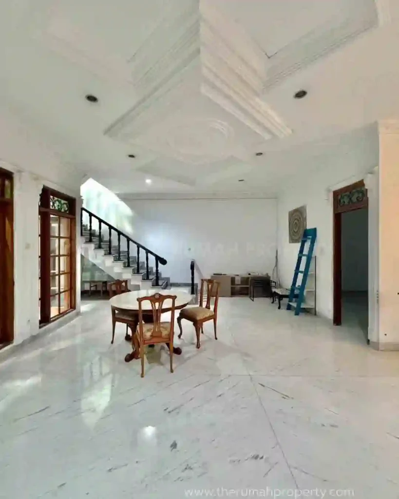 Rumah Dijual di Jalan Mendawai Jakarta Selatan Dalam Komplek (6)