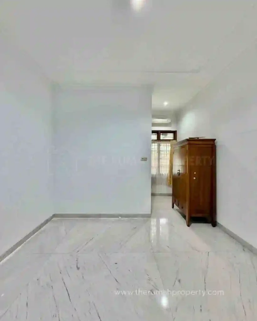 Rumah Dijual di Jalan Mendawai Jakarta Selatan Dalam Komplek (9)