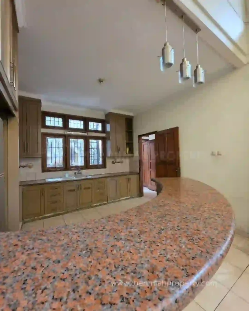 Dijual Rumah SHM 2 Lantai 6 Kamar di Kebayoran Baru Prime Area (5)
