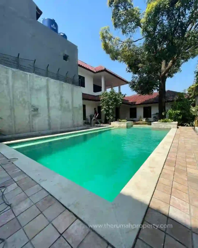 Jual Cepat Rumah di Kemang Timur Luas Tanah 780 Meter Ada Kolam Renang (6)