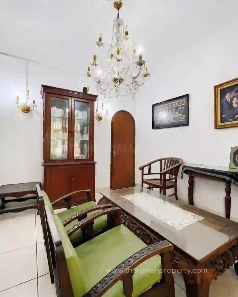 Jual Rumah 2 Lantai Siap Huni di Pondok Indah Dekat Mal (4)