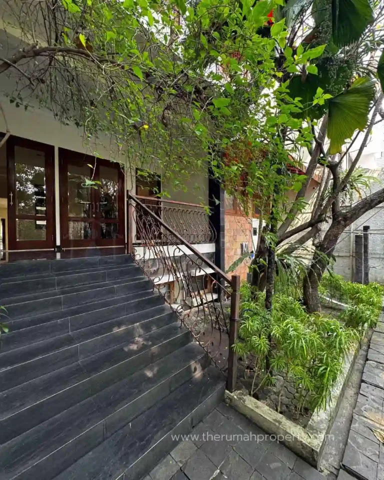 Jual Rumah Kemang Dalam Parkir Luas Kondisi Bagus (2)