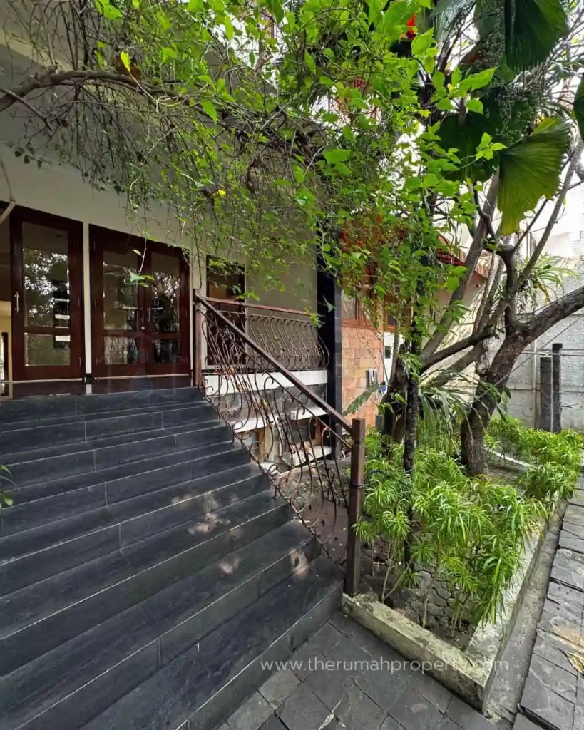 Jual Rumah Kemang Dalam Parkir Luas Kondisi Bagus (2)