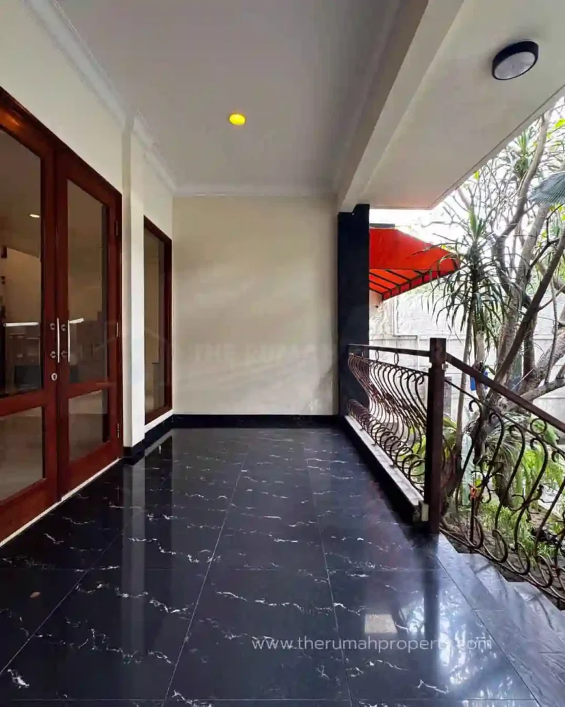 Jual Rumah Kemang Dalam Parkir Luas Kondisi Bagus (3)
