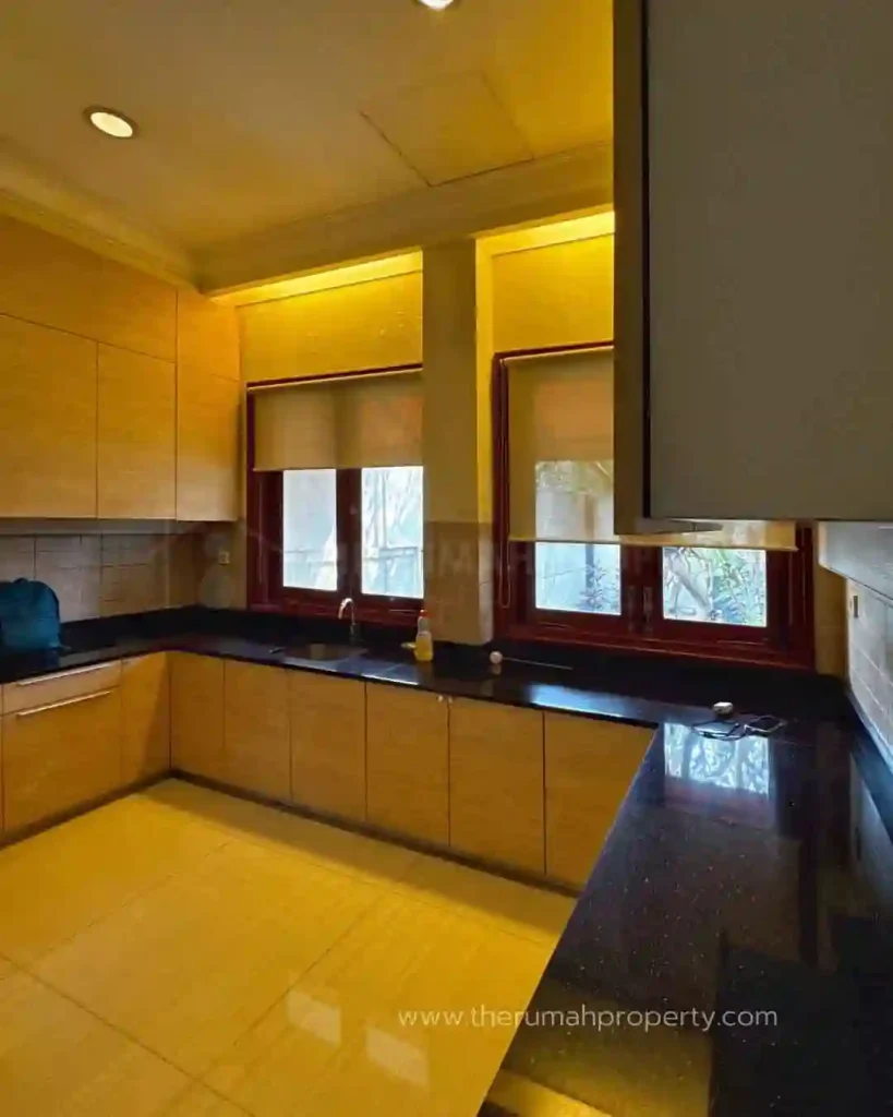Jual Rumah Kemang Dalam Parkir Luas Kondisi Bagus (5)