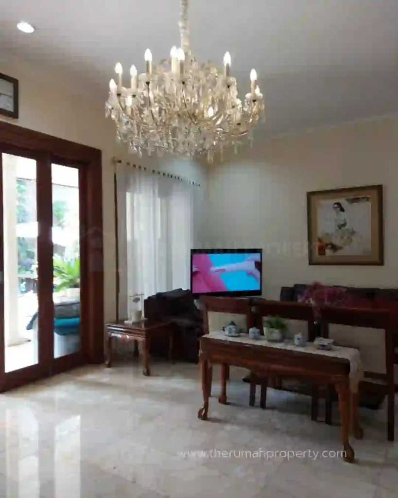 Jual Rumah Lokasi Premium di Cipete Semi Furnished Hadap Barat (8)
