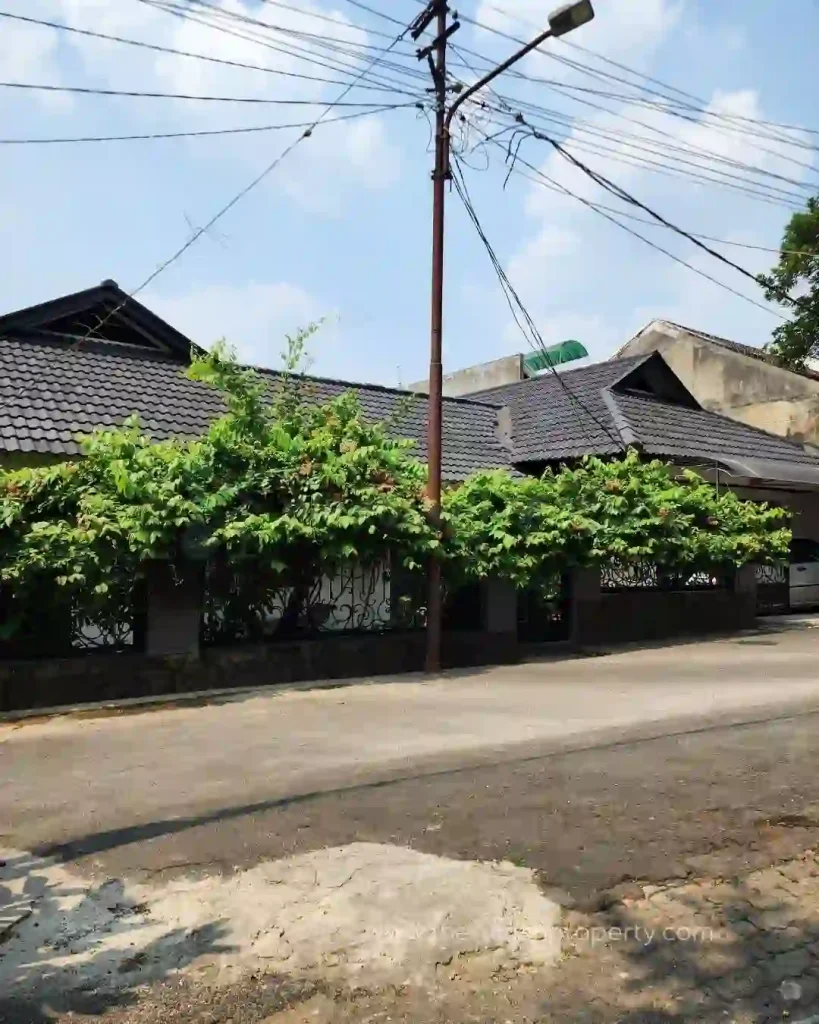 Jual Rumah Veteran Bintaro Jaksel Siap Huni 2 Lantai Tanah Luas (2)
