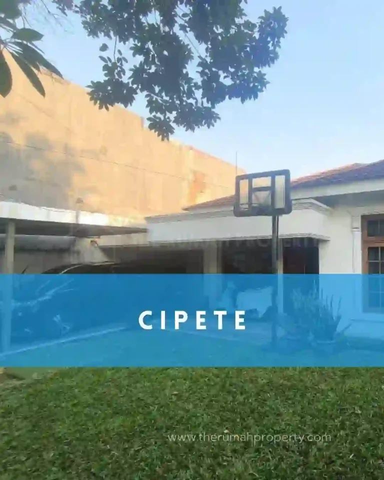 Rumah 1 Lantai Halaman Luas dengan Pool di Cipete Selatan Lantai Marmer (1)