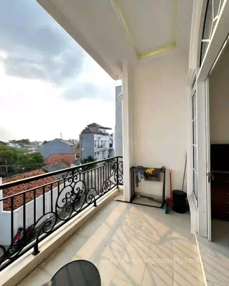 Rumah 2 Lantai 3 Kamar Area Favorit di Jakagarsa Unit Fully Furnished (8)