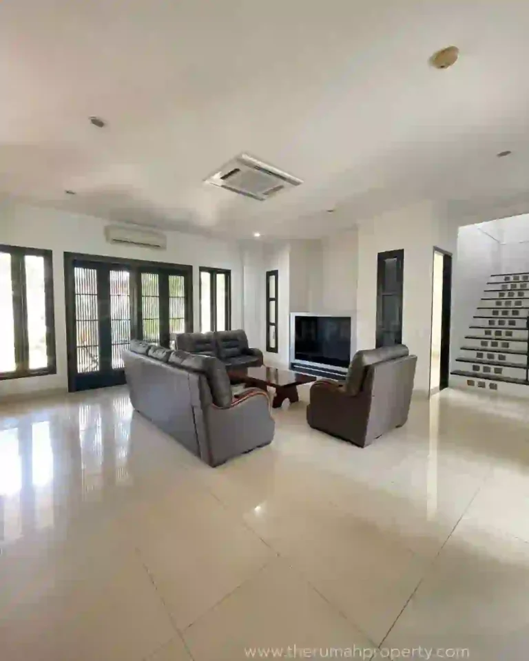 Rumah 2 Lantai Halaman Luas di Kemang Jakarta Selatan Turun Harga (7)