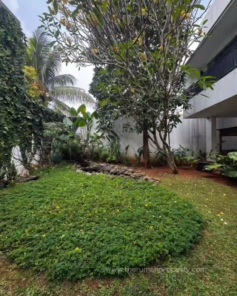 Rumah Alam Sutera dengan Halaman dan Taman Luas Seperti Vibes Resort di Bali (3)