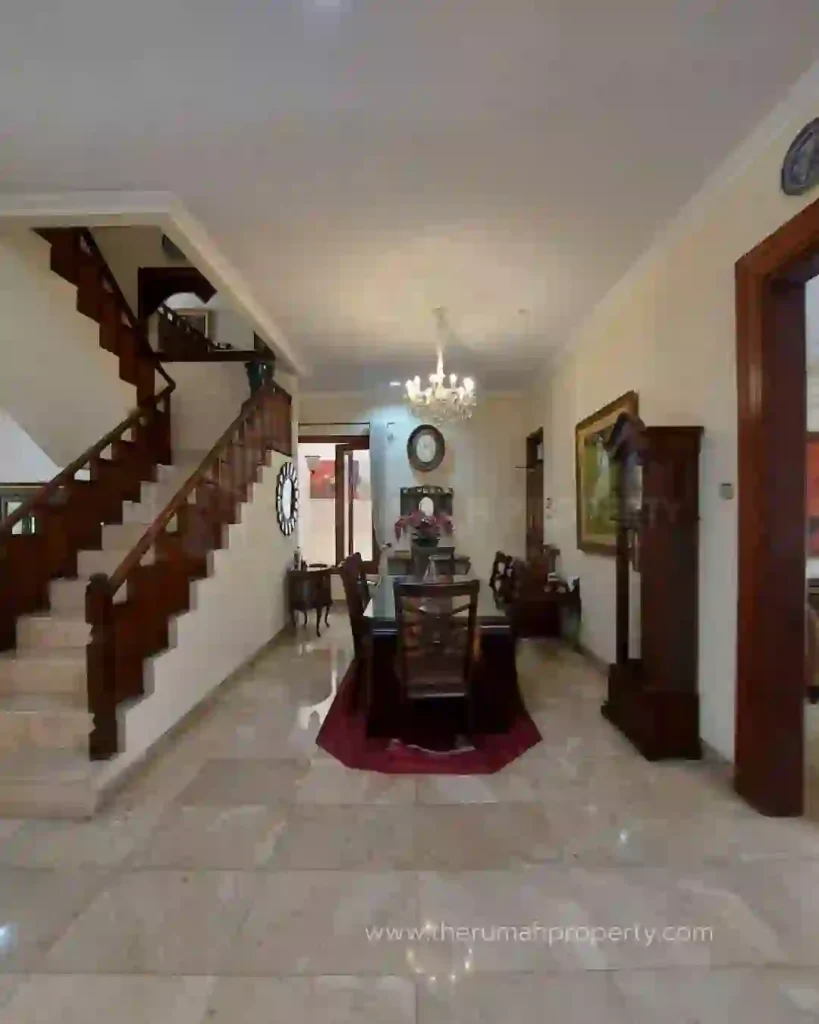 Rumah Asri Private Pool Dijual di Cipete Jakarta Selatan (10)