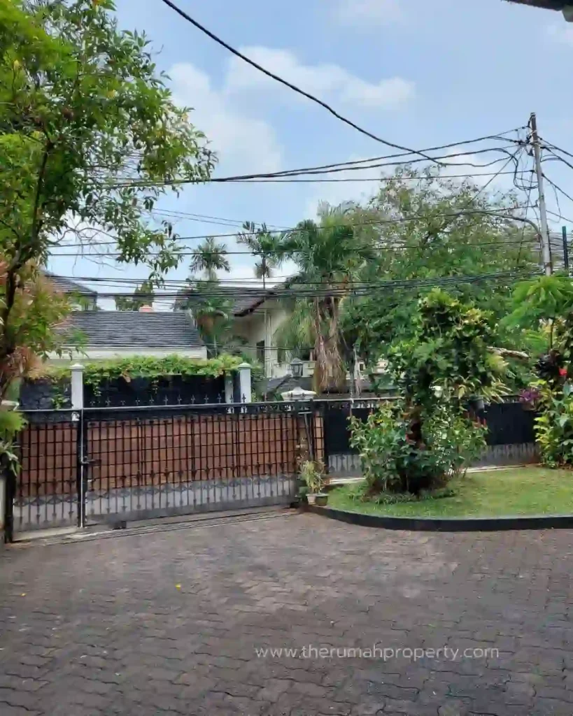 Rumah Asri Private Pool Dijual di Cipete Jakarta Selatan (2)