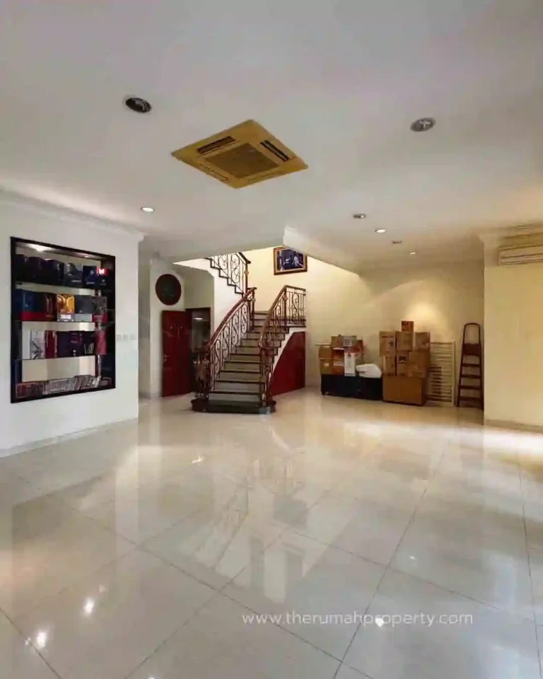 Rumah Bagus Kemang Dalam Dua Setengah Lantai Siap Huni (3)
