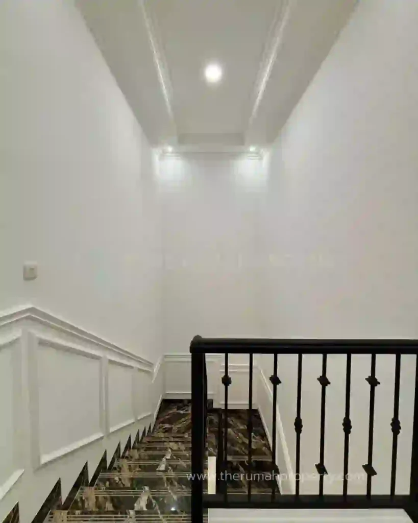 Rumah Baru Desain Modern Klasik Kebagusan Jakarta Selatan Free Kitchen Set dan AC (8)