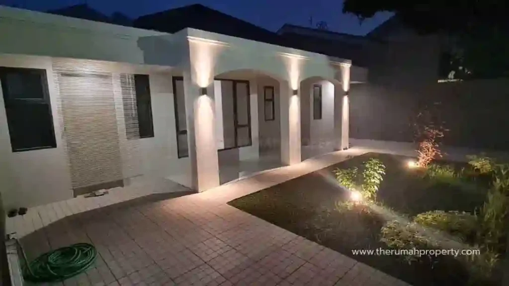 Rumah Baru Semi Furnished Dalam Komplek Jatinegara Jakarta Timur (3)