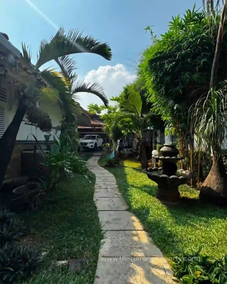 Rumah Bisa Untuk Komersil Lokasi Pinggir Jalan Utama di Kebayoran Lama (4)