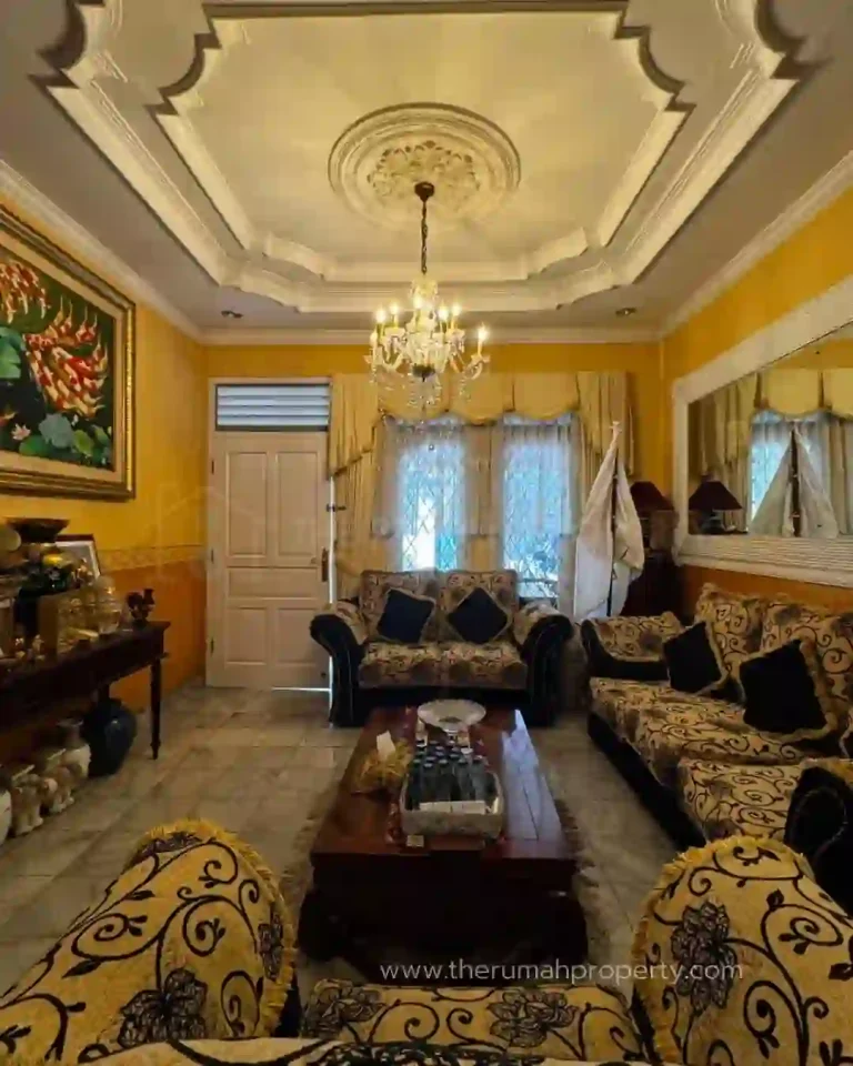 Rumah Bisa Untuk Komersil Lokasi Pinggir Jalan Utama di Kebayoran Lama (5)