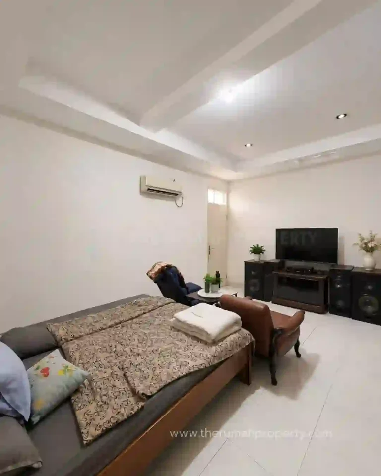 Rumah Dekat Pondok Indah Mal Lokasi Strategis (10)