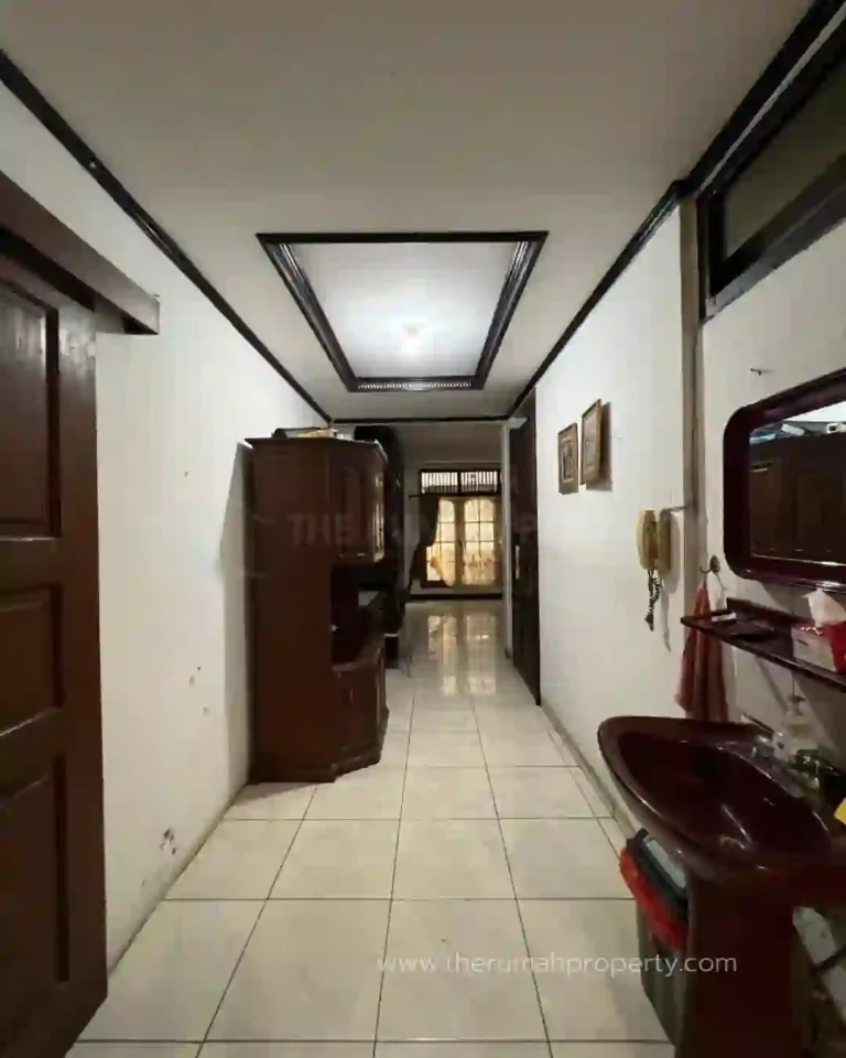 Rumah Dekat Pondok Indah Mal Lokasi Strategis (5)