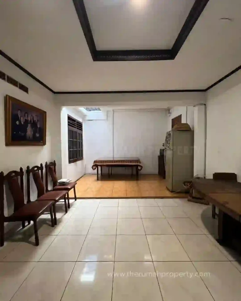 Rumah Dekat Pondok Indah Mal Lokasi Strategis (6)