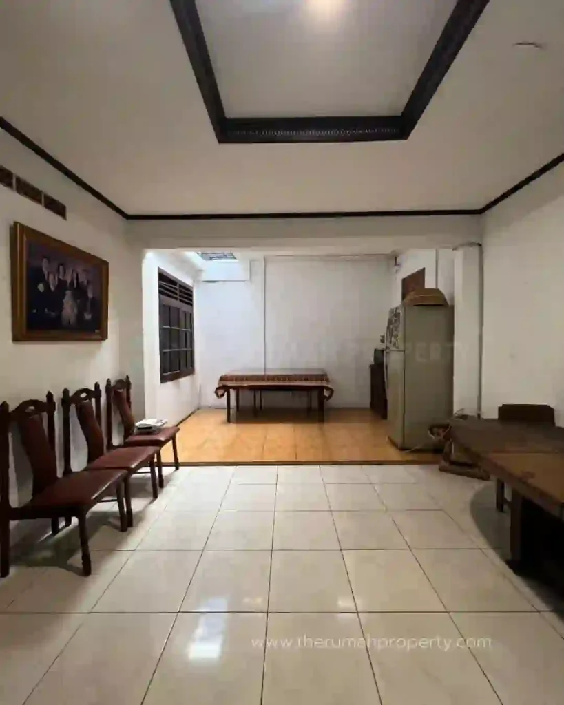 Rumah Dekat Pondok Indah Mal Lokasi Strategis (6)