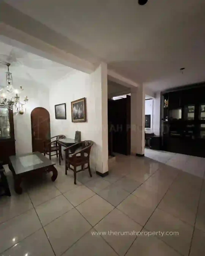 Rumah Dekat Pondok Indah Mal Lokasi Strategis (7)