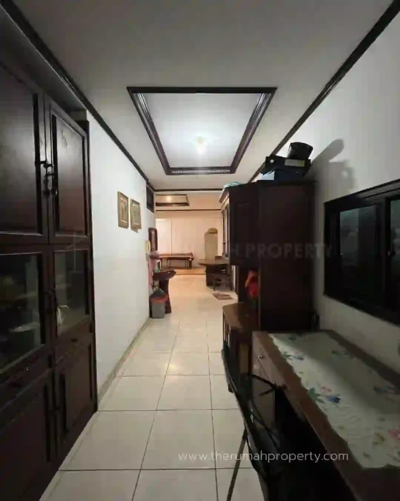 Rumah Dekat Pondok Indah Mal Lokasi Strategis (8)