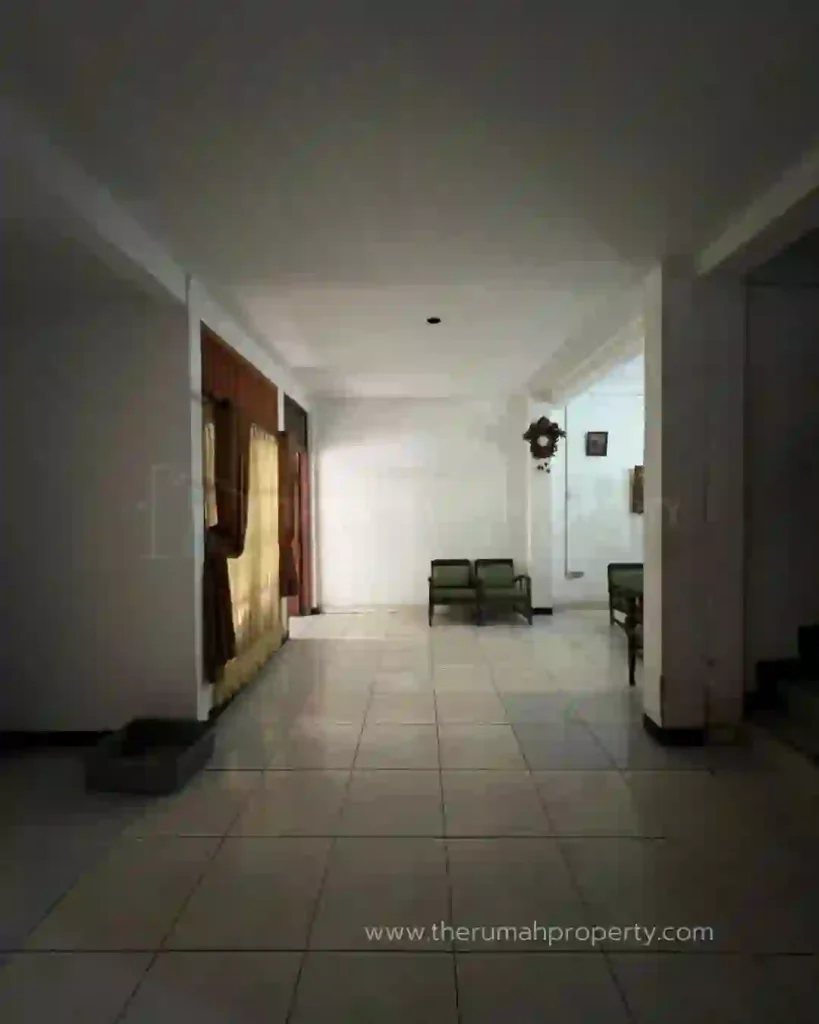 Rumah Dekat Pondok Indah Mal Lokasi Strategis (9)