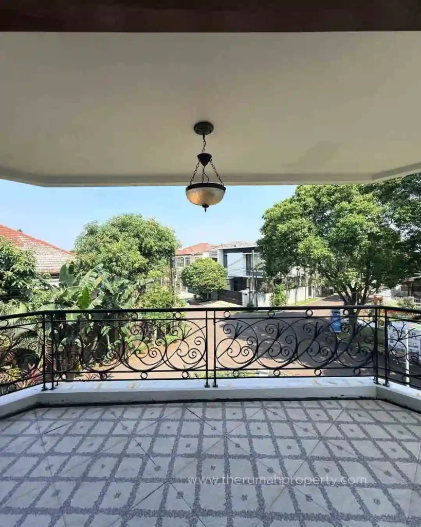 Rumah Hook Perumahan Besar Cinere One Gate Jalan Komplek Lebar (2)