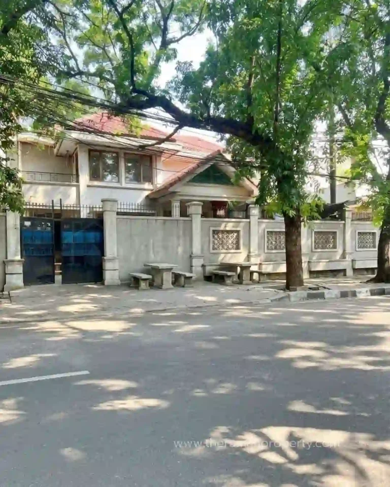 Rumah Kebayoran Baru Cocok Dibangun Kantor, Klinik, Caffe dan Tempat Usaha Sesuai Kebutuhan (2)