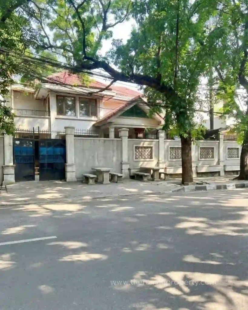 Rumah Kebayoran Baru Cocok Dibangun Kantor, Klinik, Caffe dan Tempat Usaha Sesuai Kebutuhan (2)