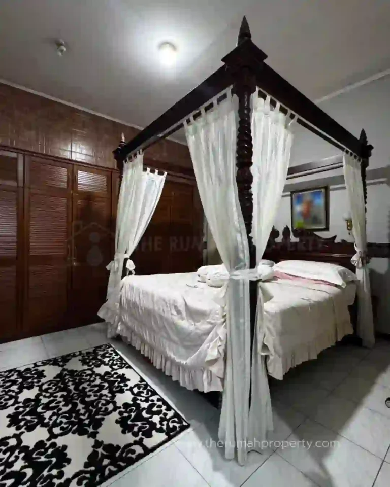 Rumah Kebayoran Lama Utara Cocok Untuk Usaha Lokasi Strategis Akses Jalan Lebar (10)