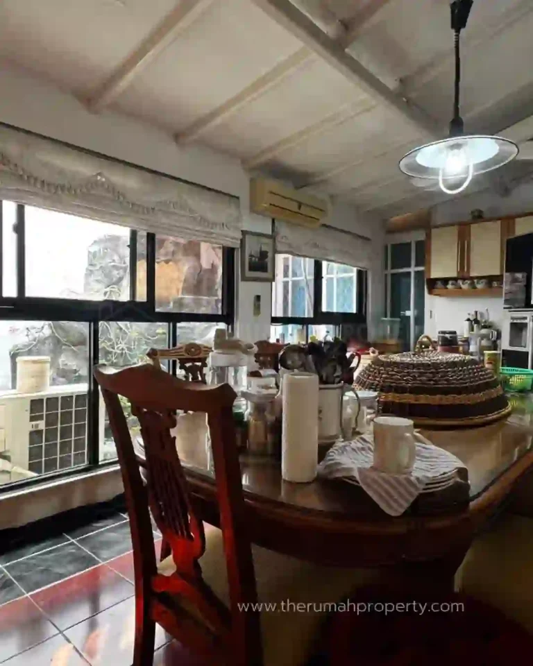 Rumah Kebayoran Lama Utara Cocok Untuk Usaha Lokasi Strategis Akses Jalan Lebar (9)