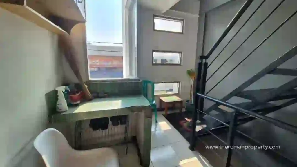 Rumah Kost 3 Lantai 10 Kamar Kebayoran Baru Jakarta Selatan Dijual (4)