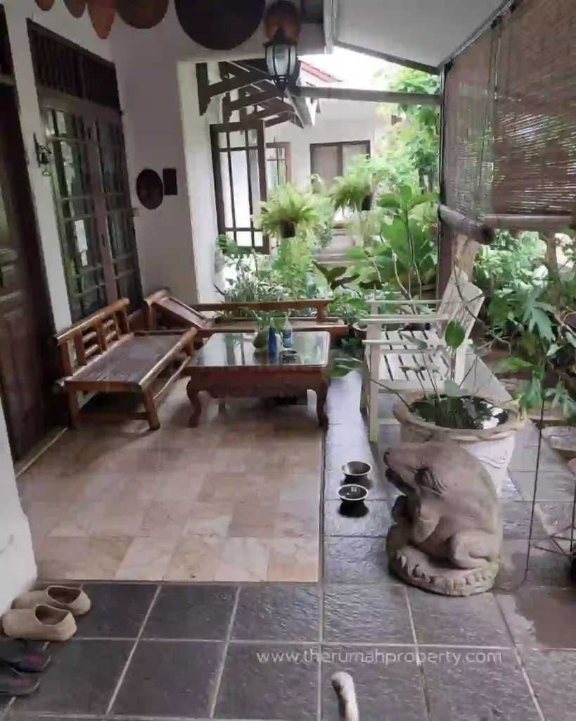 Rumah Lama Dijual Hanya Hitung Tanah di Jatipadang Jakarta Selatan (3)