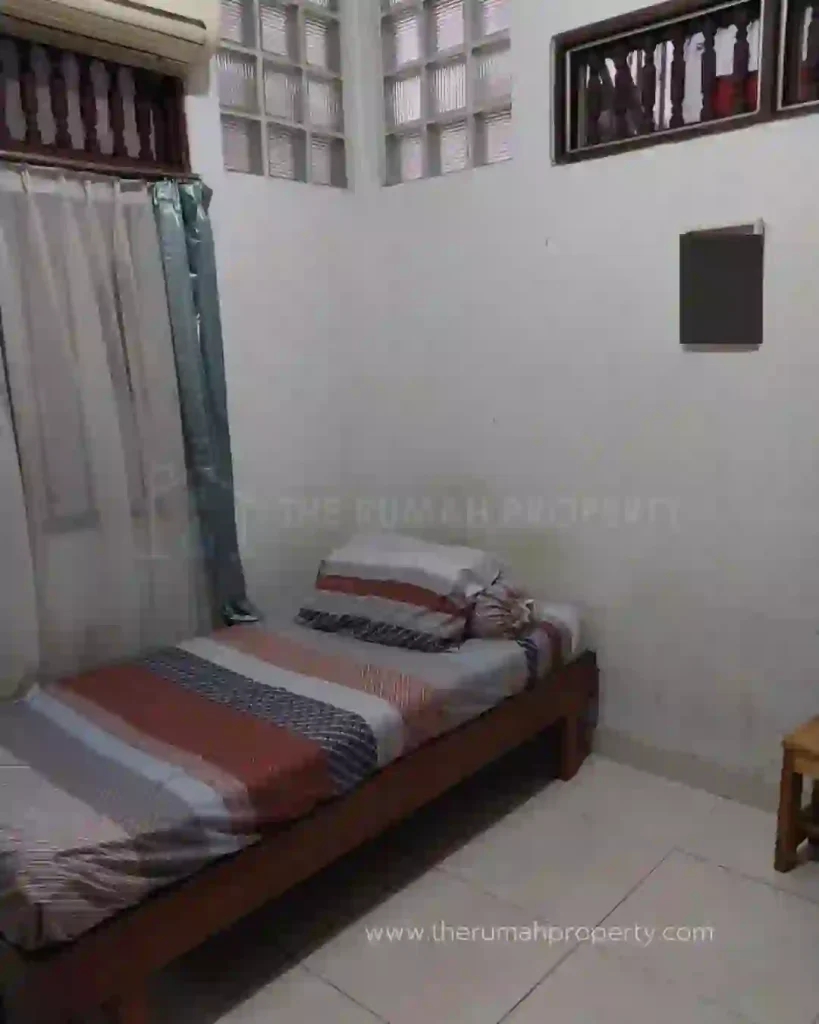 Rumah Lama Dijual Hanya Hitung Tanah di Jatipadang Jakarta Selatan (8)