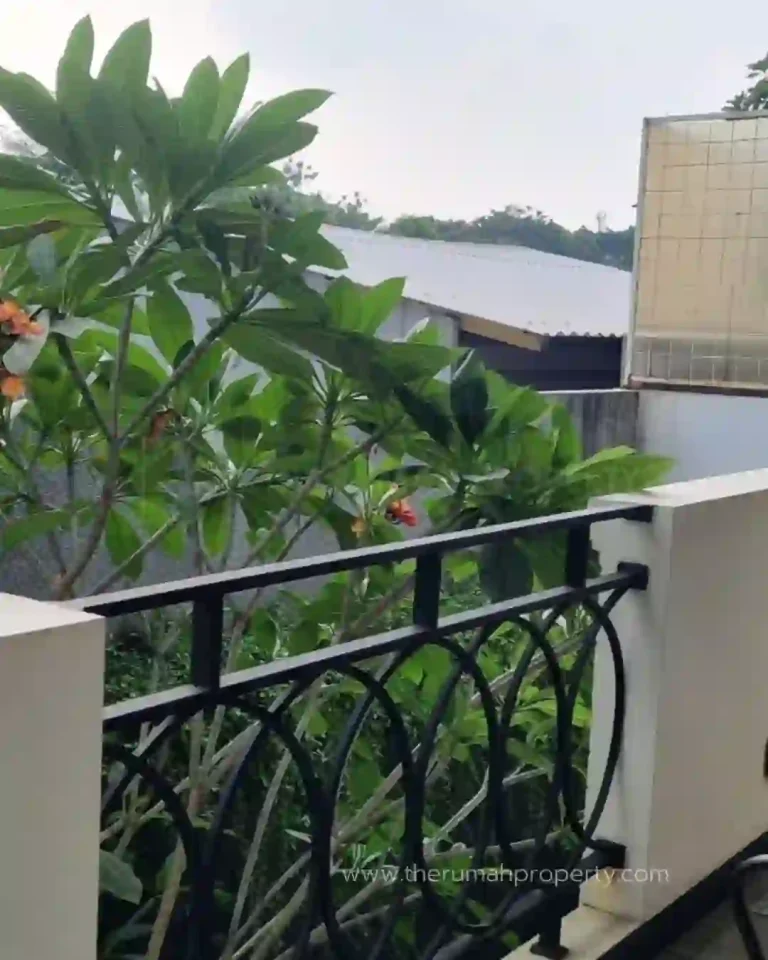 Rumah Modern Tropis Bintaro Jakarta Selatan Dekat ke Pondok Indah Mall (9)