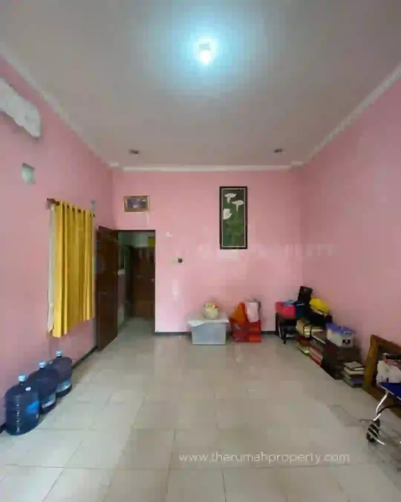 Rumah Posisi di Pojok Cipayung Jaktim Lingkungan Tenang One Gate (8)