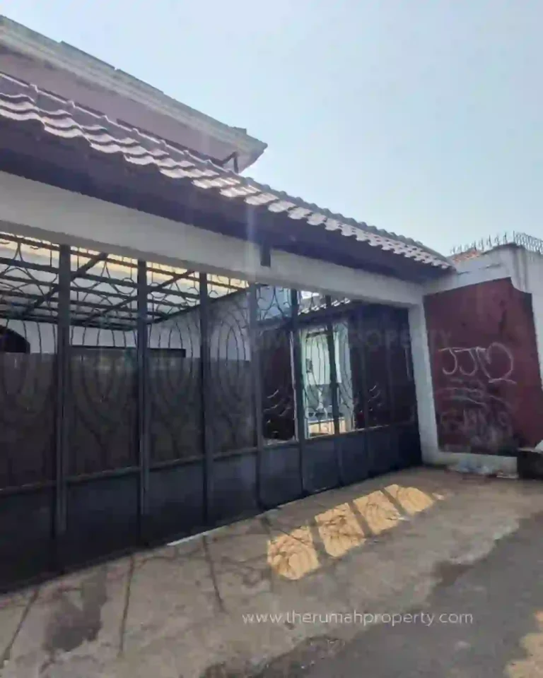 Rumah Private Pool Dijual di Jalan Jagakarsa Hadap Selatan Sedang Renovasi (4)