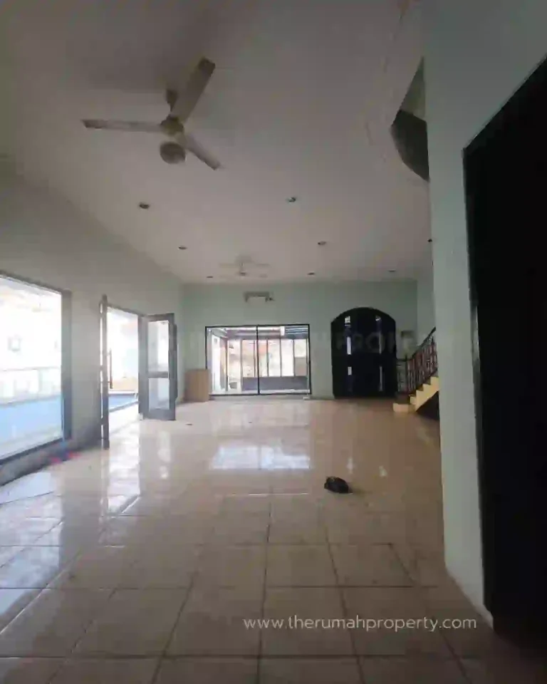 Rumah Private Pool Dijual di Jalan Jagakarsa Hadap Selatan Sedang Renovasi (8)