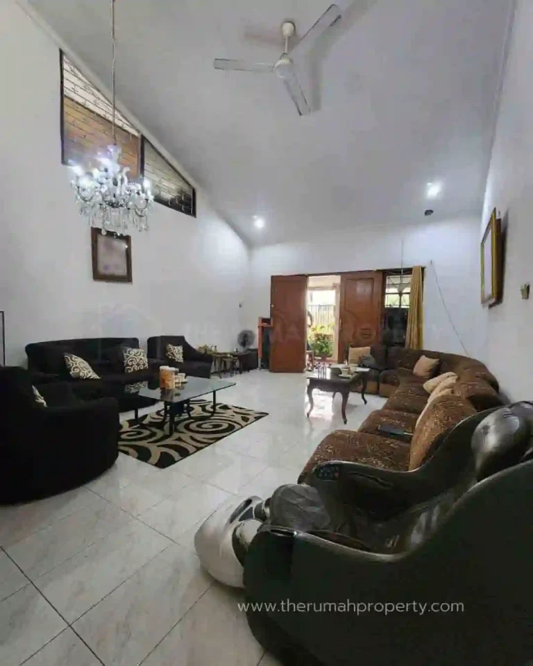 Rumah Tua Dijual Hitung Tanah Kebayoran Baru Ada 3 Kamar Kost (2)