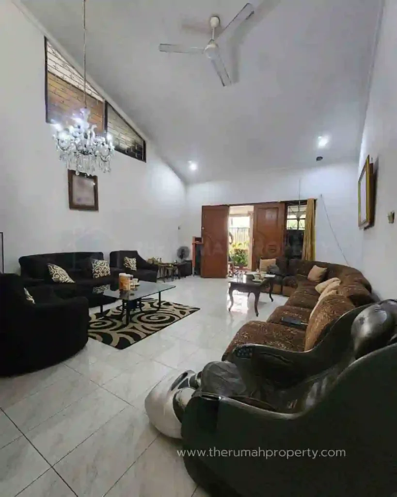 Rumah Tua Dijual Hitung Tanah Kebayoran Baru Ada 3 Kamar Kost (2)