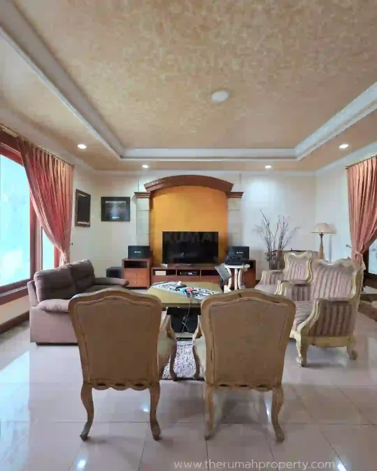 Rumah dijual Harga dibawah NJOP di Kebagusan Tanah Luas dengan Kolam Renang Pribadi (4)